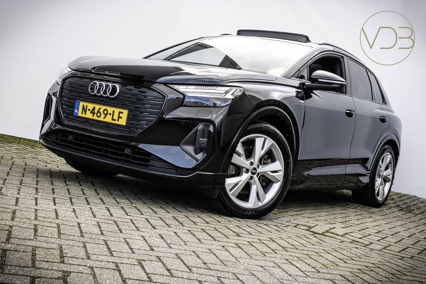 Audi Q4 e-tron - 40 SOH 93% S-Line Competition PANORAMA 1E EIGENAAR ORIGINEEL NL - AutoWereld.nl