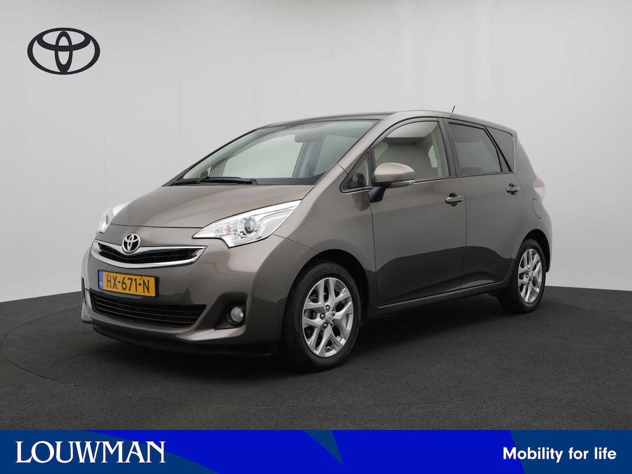 Toyota Verso S - 1.3 VVT-i Trend Automaat | Panoramadak | Trekhaak | - AutoWereld.nl
