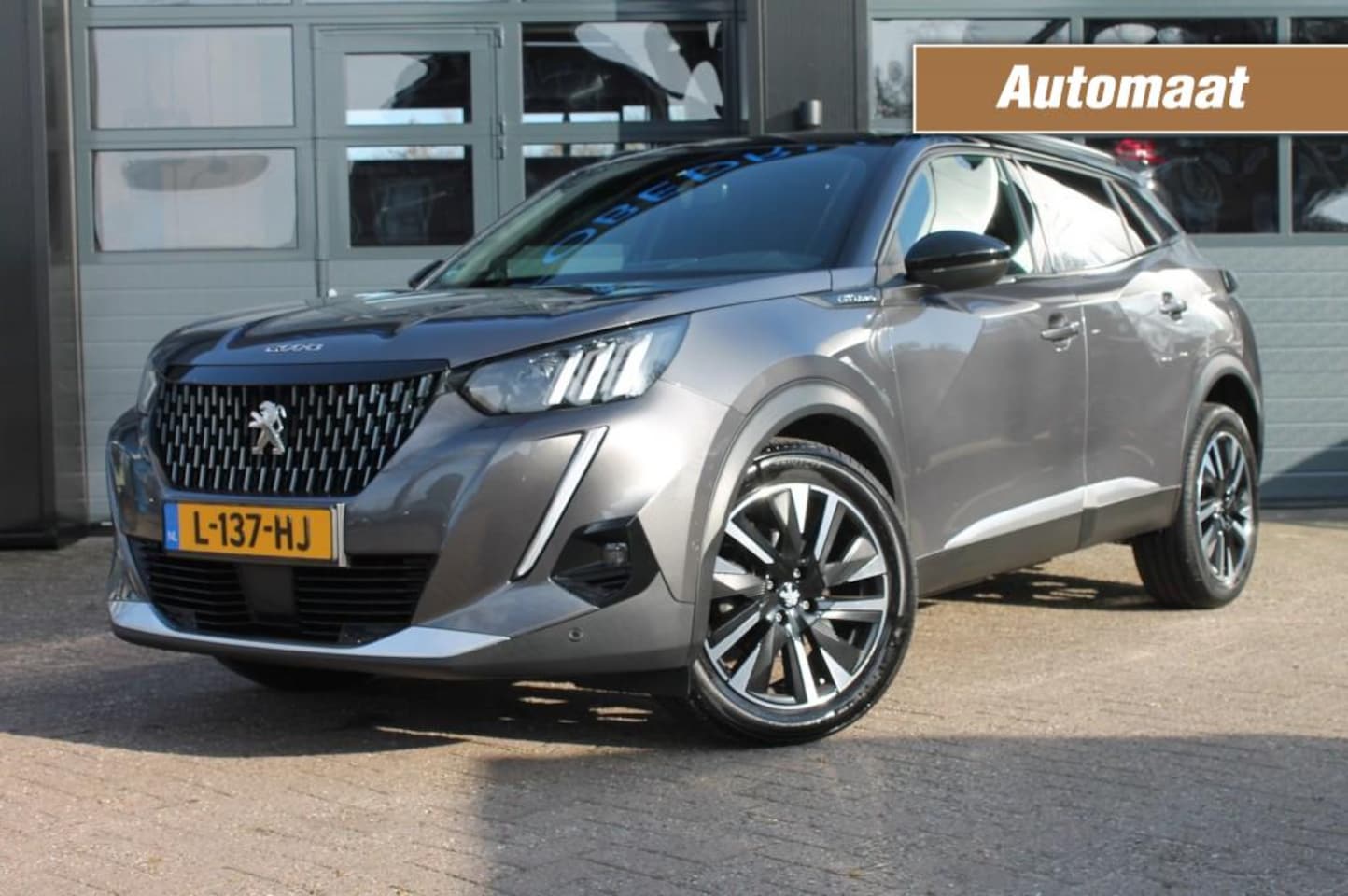 Peugeot 2008 - 1.2 PURETECH GT-LINE   1e eigenaar  / Automaat / Afneembare trekhaak - AutoWereld.nl