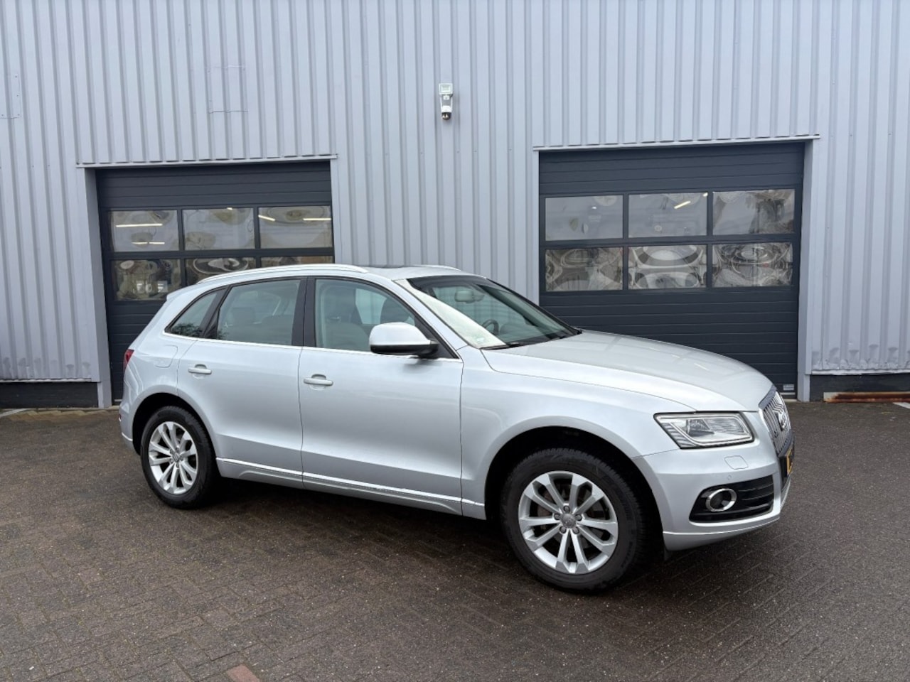 Audi Q5 - 2.0 TFSI Pro Line Leer I Trekhaak I Pano - AutoWereld.nl