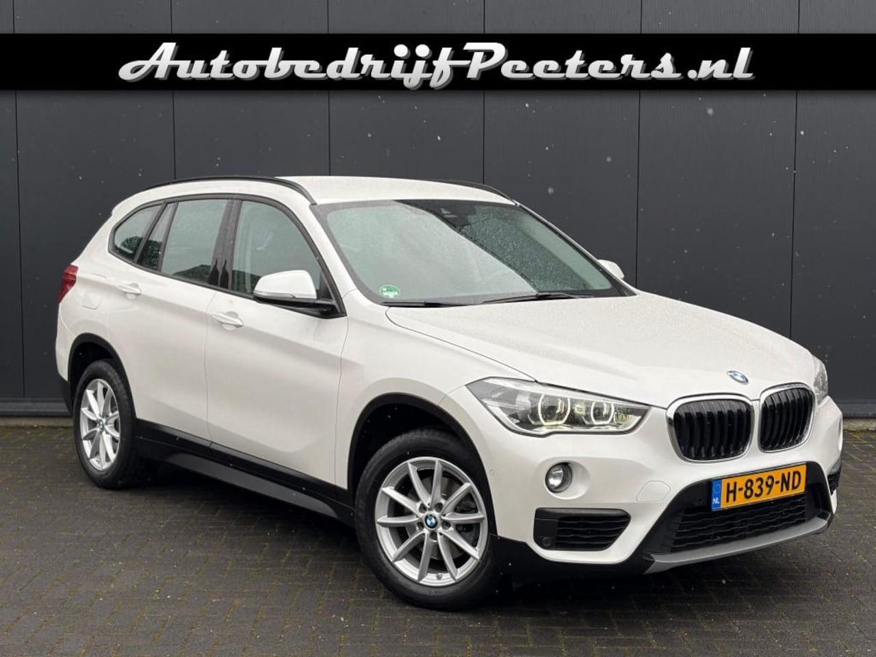 BMW X1 - sDrive18i Automaat Navigatie LED Cruise PDC Stoelverwarming - AutoWereld.nl