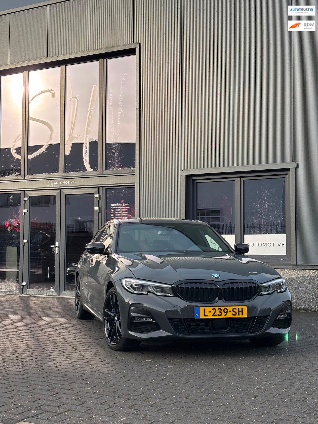 BMW 3-serie - 330e xDrive High Executive M / PANO / HUD / MEMORY / DRAVIT GRAU - AutoWereld.nl