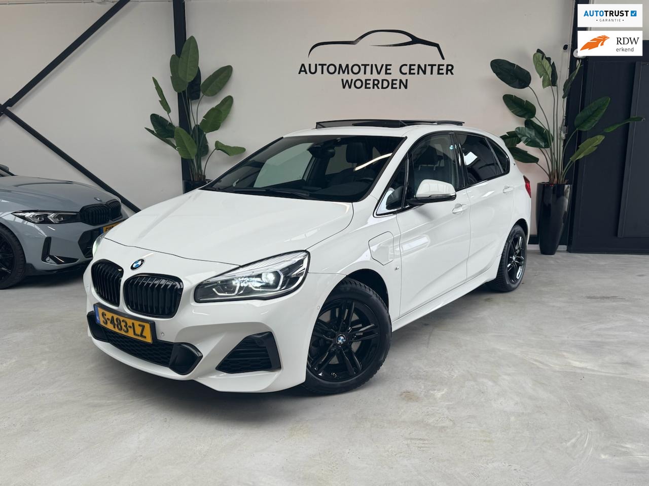BMW 2-serie Active Tourer - 225xe iPerformance High Executive PANO AUT LED H&K NAVI LEER - AutoWereld.nl