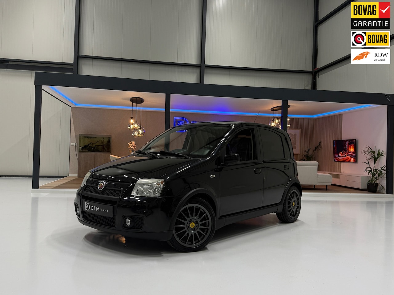 Fiat Panda - 1.4 16V Sport Navi Sportuitlaat Carbon Elekt. Ramen Airco Sportstoelen - AutoWereld.nl