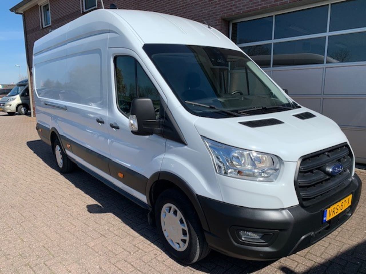 Ford Transit - 350 2.0 TDCI L3H3 Trend RWD 350 2.0 TDCI L3H3 Trend RWD 19.000 km - AutoWereld.nl