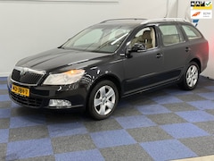 Skoda Octavia Combi - 1.8 TSI Elegance / AUTOMAAT / LEDER INTR / RIJDT SCHAKELT GOED