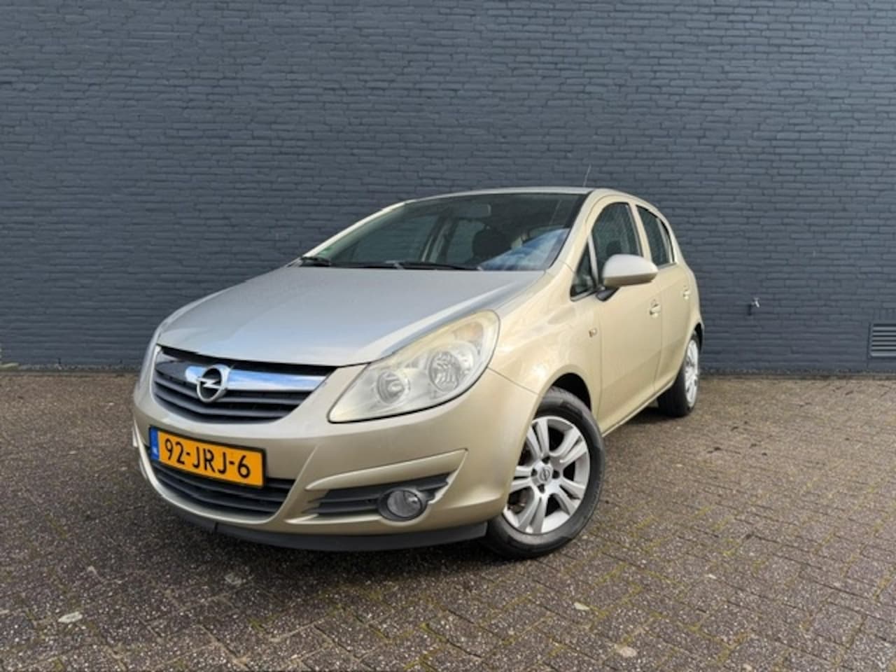 Opel Corsa - 1.2-16V Enjoy 1.2-16V Enjoy - AutoWereld.nl