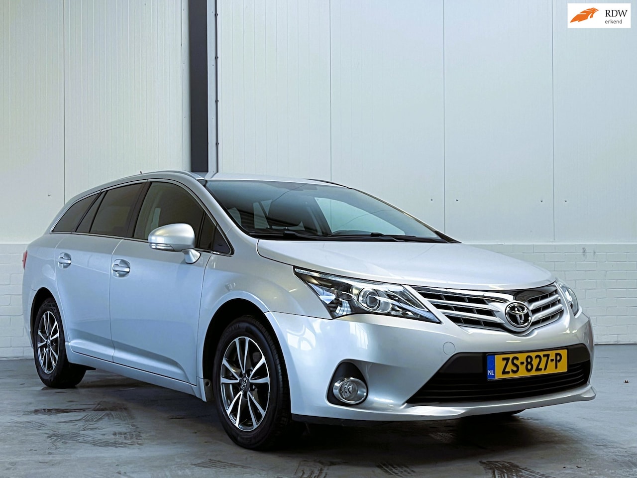 Toyota Avensis - 1.8 VVTi Business Top 5 editie|Dealer O.H.|Trekhaak|Automaat - AutoWereld.nl
