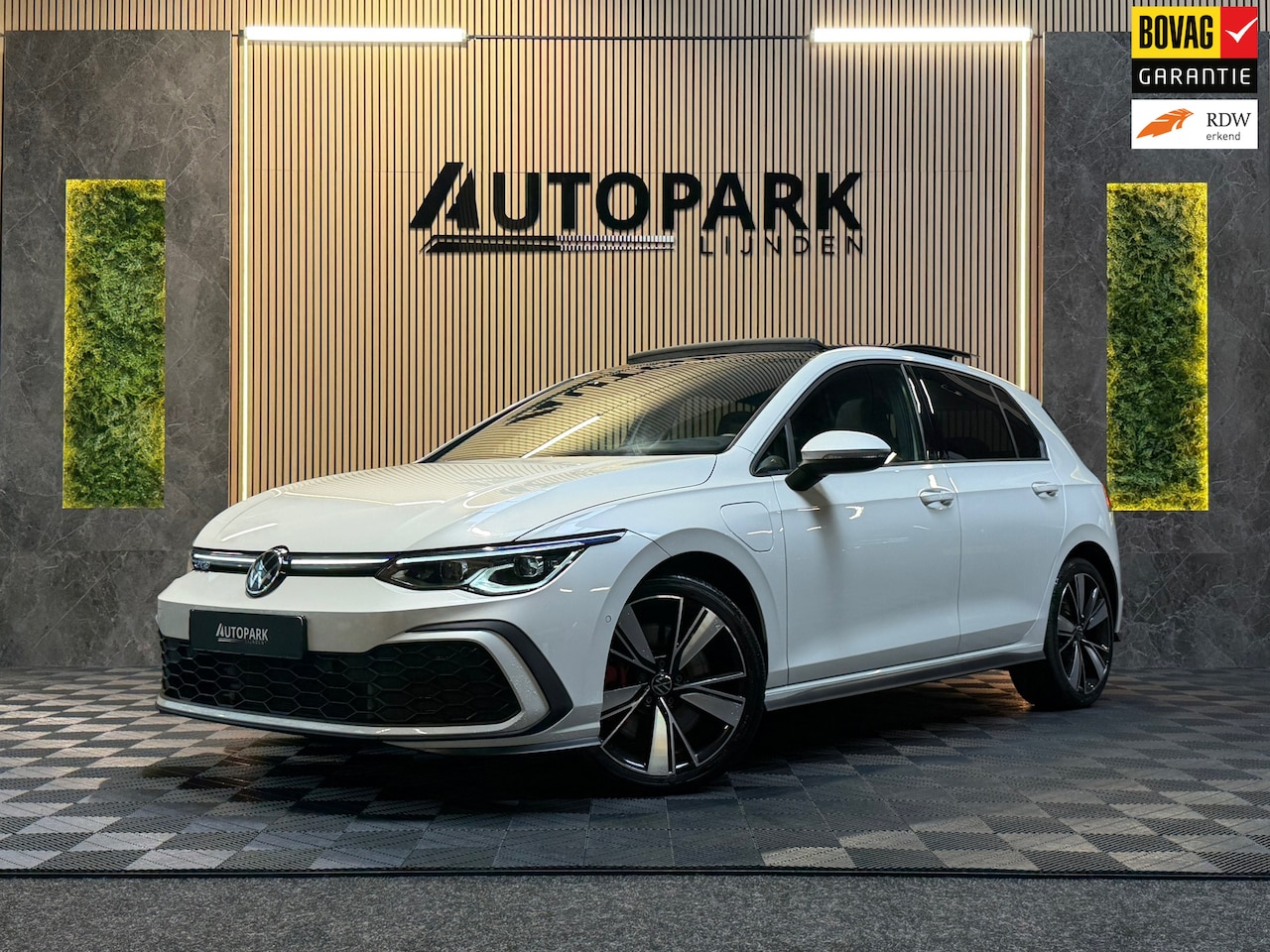 Volkswagen Golf - 1.4 eHybrid GTE |PANO|VIRTUAL|IQ LIGHT|CAMERA|DEALER ONDERHOUDEN|STOEL+STUUR VERWARMING|CA - AutoWereld.nl