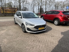 Ford Focus Wagon - 1.0 EcoBoost Hybrid Titanium X TREKHAAK CLIMA NAVI NEW MODEL