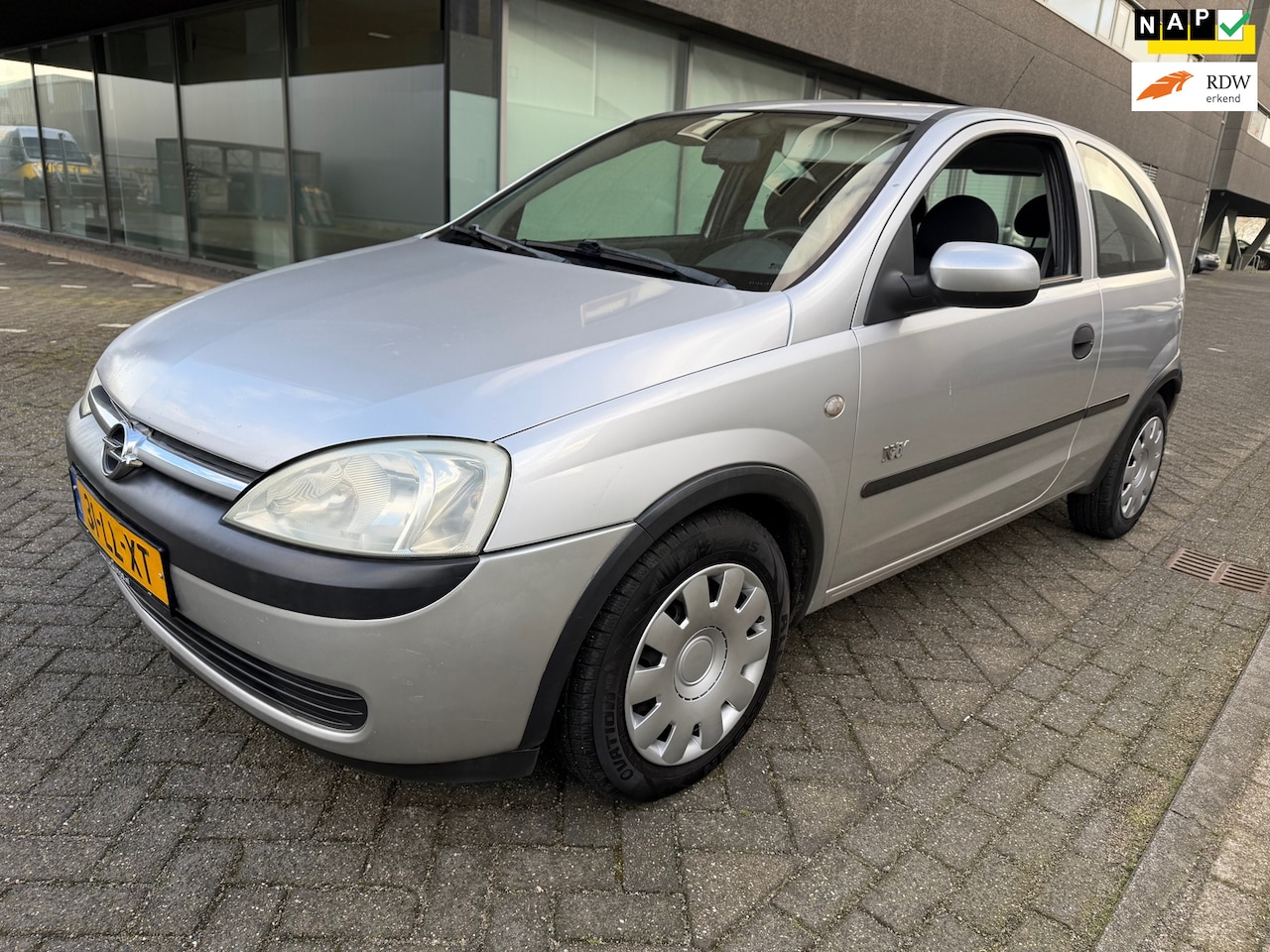 Opel Corsa - 1.2-16V Njoy BJ 3-2003 APK 4-2027 - AutoWereld.nl