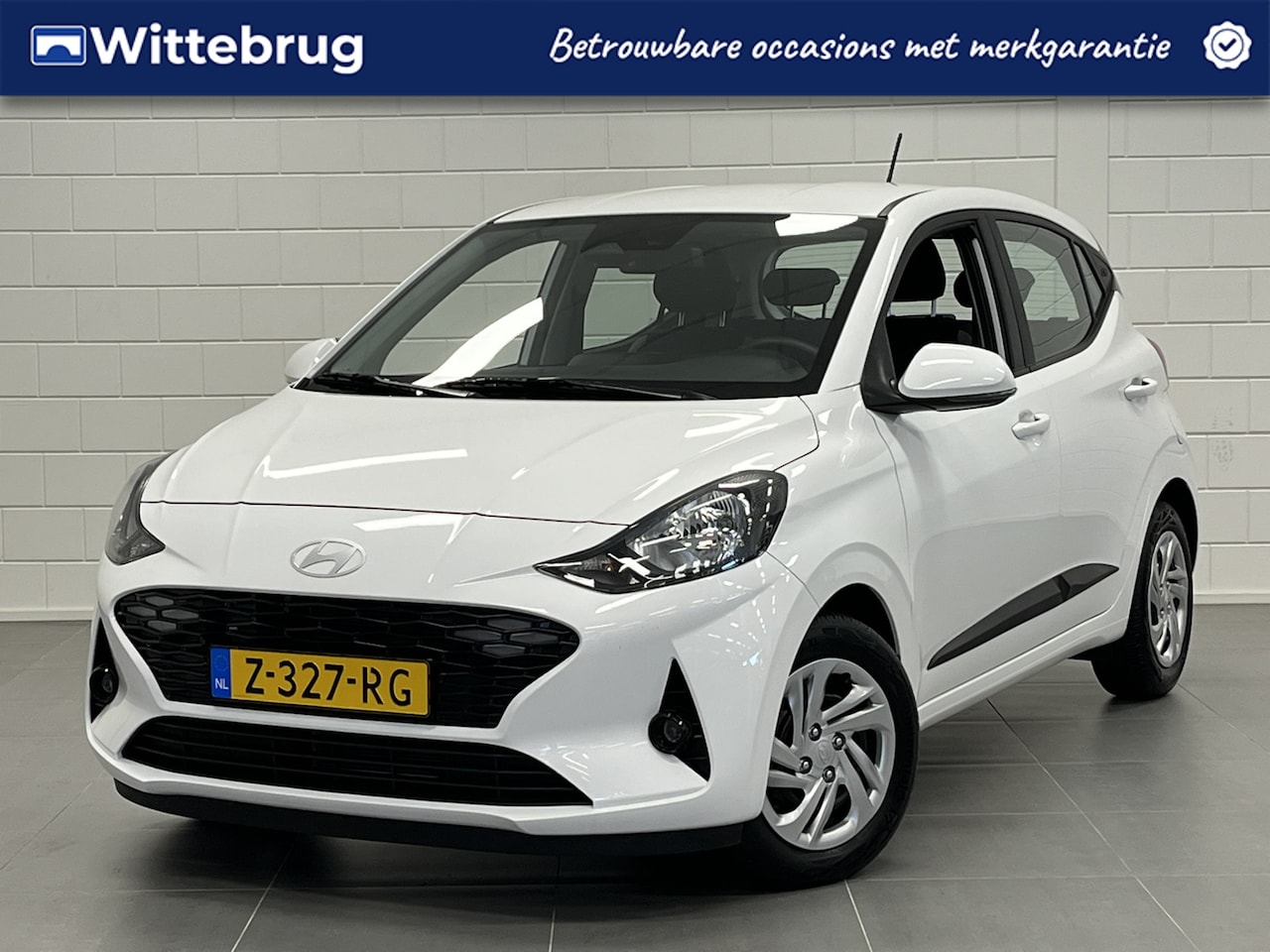 Hyundai i10 - 1.0 Comfort Smart NAVIGATIE | PARKEERCAMERA | ZUINIGE 5 DEURS AUTO MET UNIEKE KMSTAND! - AutoWereld.nl