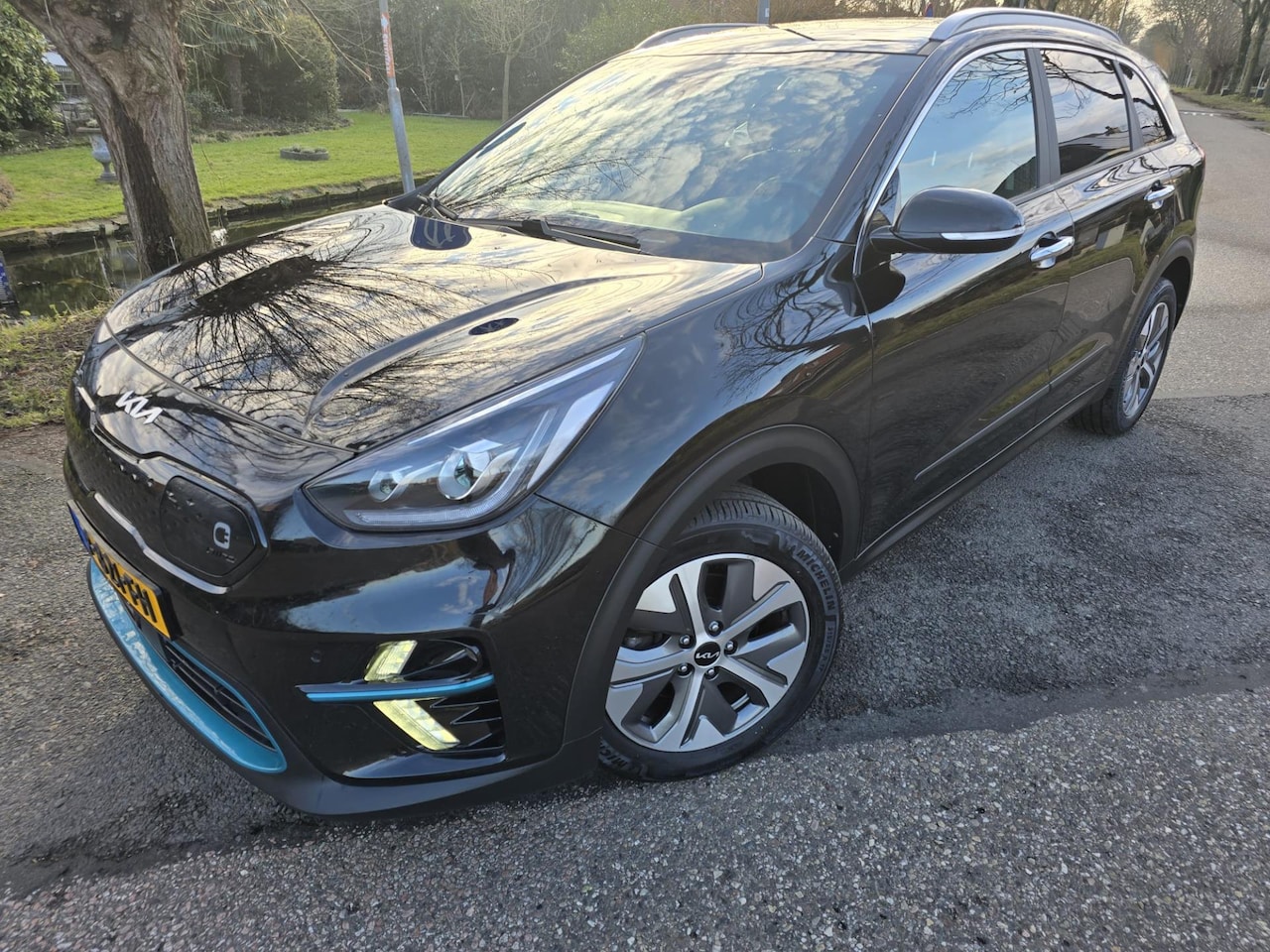 Kia e-Niro - DynamicPlusLine 64 kWh/Opendak/Navi/Cam/SOH 100% - AutoWereld.nl