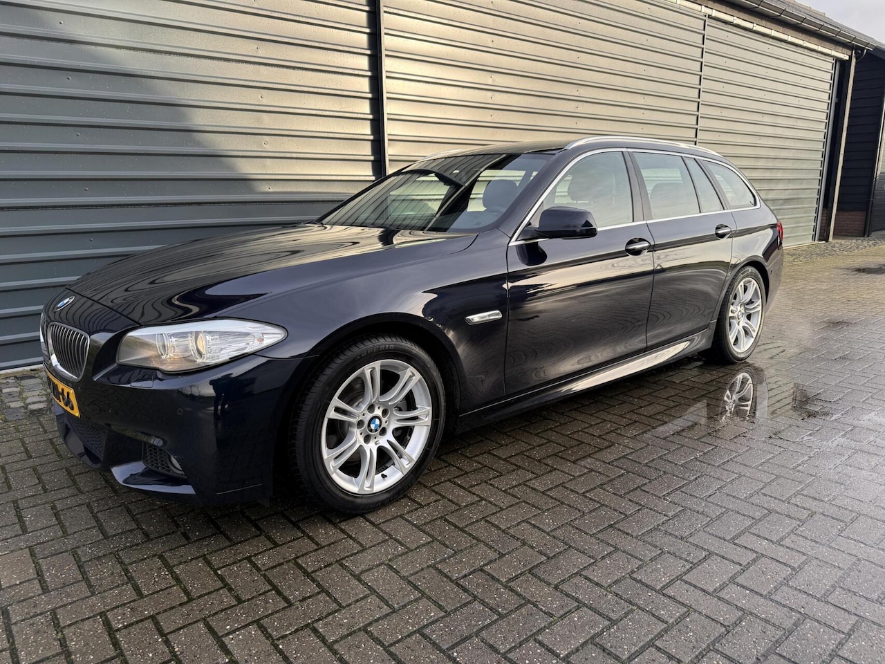 BMW 5-serie Touring - 520i Autom.M-Sport Digitaal Dashboard Clima Leder Navi - AutoWereld.nl