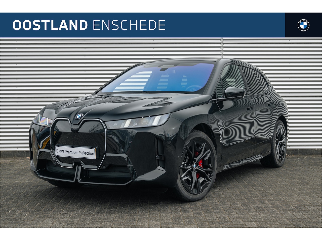 BMW iX - xDrive60 M Sport / Panoramadak Sky Lounge / Trekhaak / M Multifunctionele Stoelen / Parkin - AutoWereld.nl