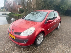 Renault Clio - 2.0-16V Dynamique S