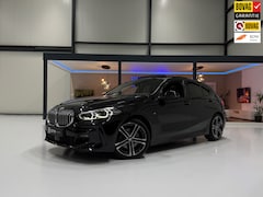 BMW 1-serie - 118i High Exec M Sport Pano Led Acc Camera Navi Carplay Leder Stoel&stuurverw