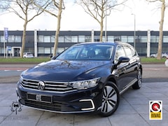Volkswagen Passat Variant - GTE 1.4 TSI PHEV 218PK | Vol Leer | Achteruitrijcamera | Carplay/Android | Massage | Stoel