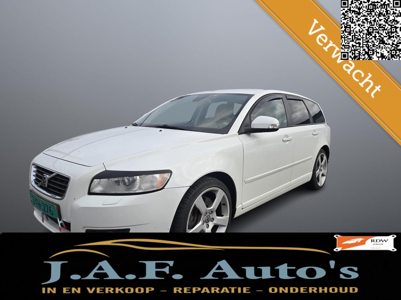Volvo V50 - 2.4 D5 Edition II Leder apk mooie auto ! - AutoWereld.nl