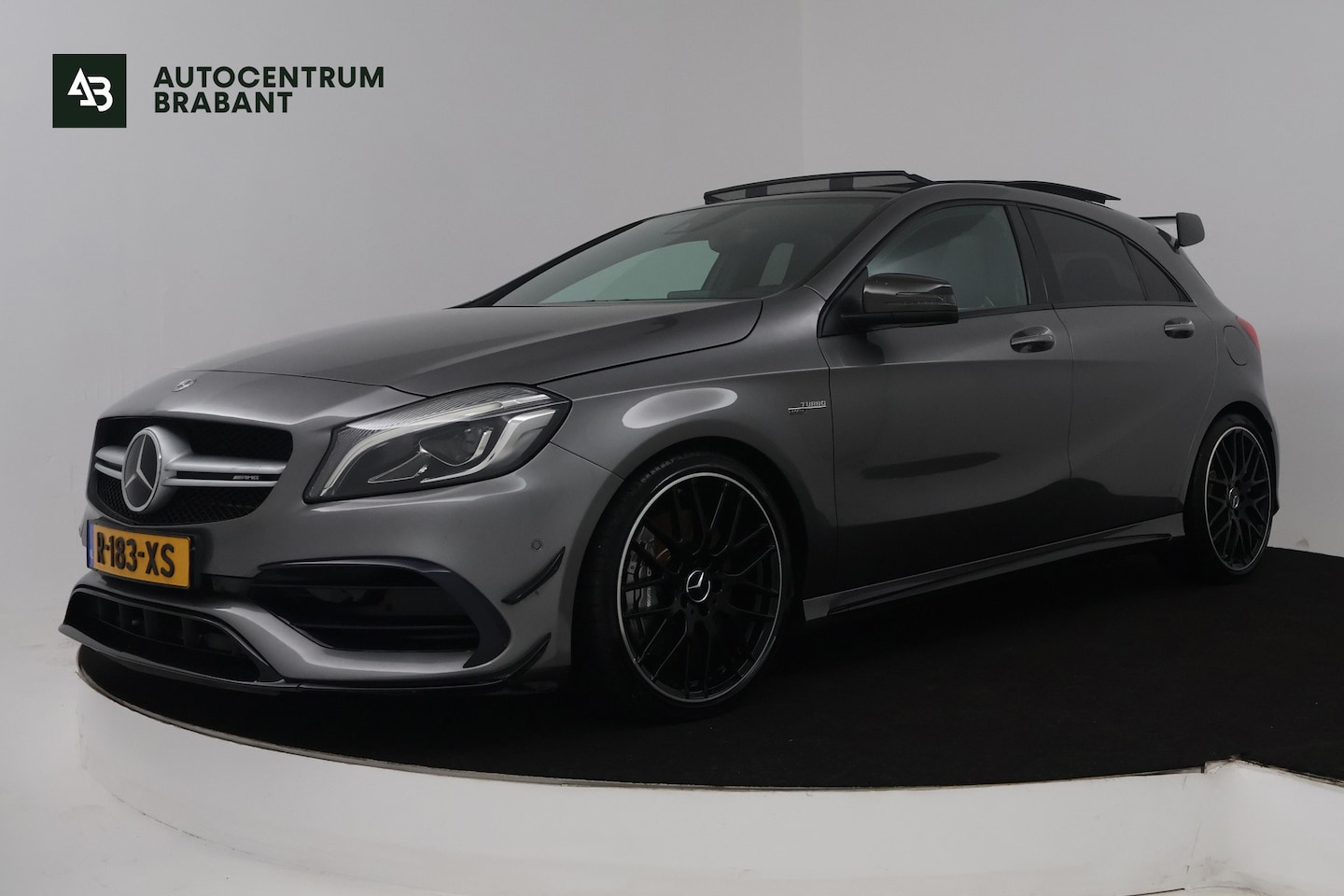 Mercedes-Benz A-klasse - AMG 45 4MATIC (PANORAMADAK, AERO PAKKET, KUIPSTOELEN, H/K, STOELVERWARMING, CAMERA, DEALER - AutoWereld.nl