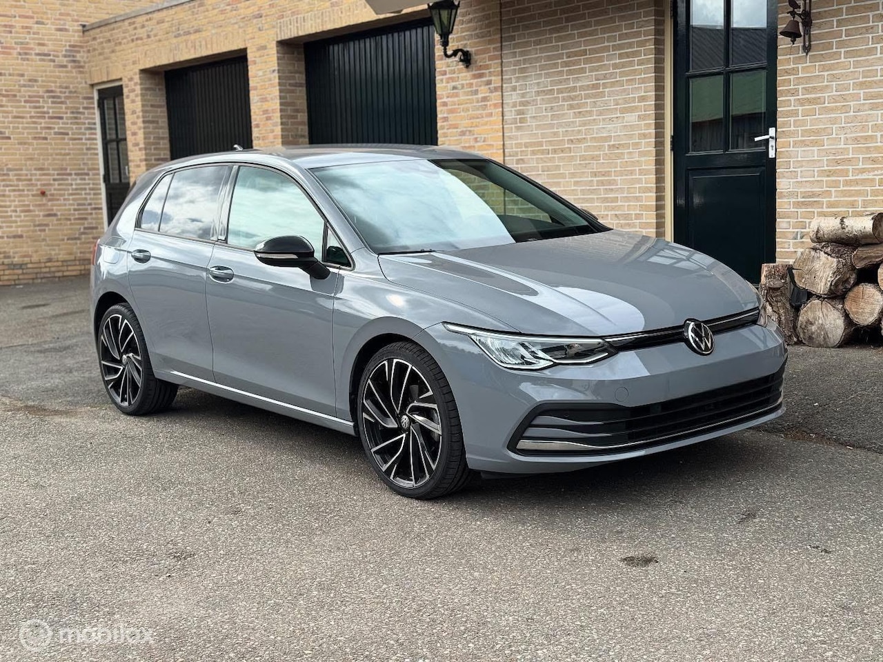 Volkswagen Golf - 1.5 eTSI Style Nardo Grijs | Automaat | ACC - AutoWereld.nl