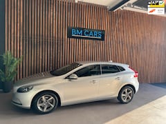 Volvo V40 - 1.6 T2 R-Design Airco, Navigatie, Nieuwe APK