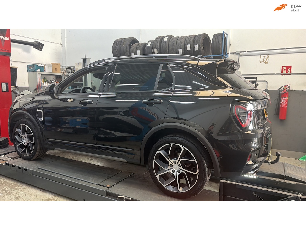 Lynk & Co 01 - 1.5|360Camera|Trekhaak|Panorma|Black edition|1800kg geremd|Huisgarantie - AutoWereld.nl