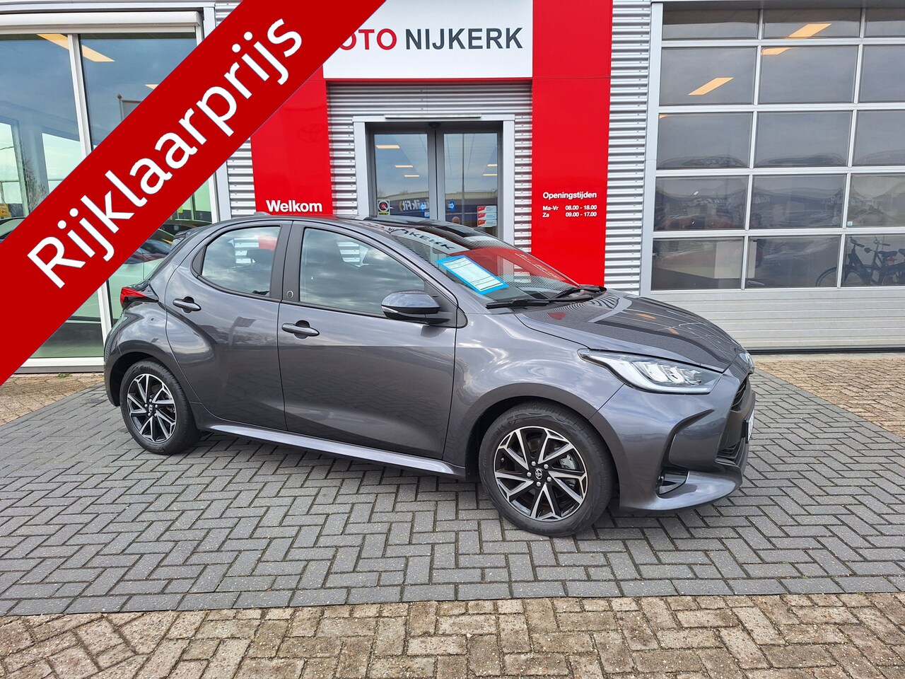 Toyota Yaris - 1.5 Hybrid 115 Dynamic met stoelverwarming - AutoWereld.nl