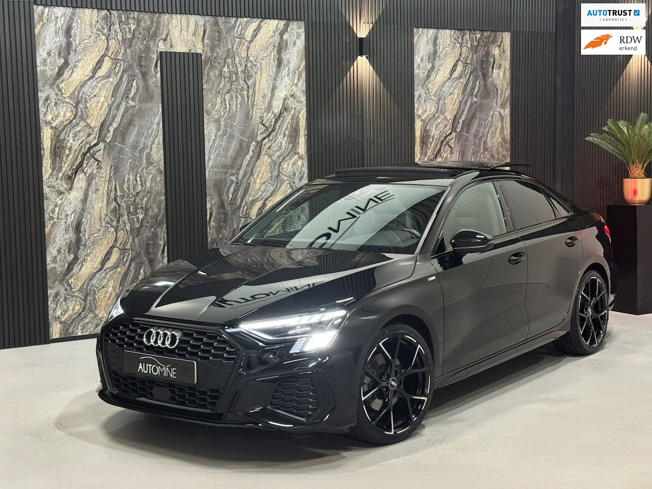 Audi A3 Limousine - 35 TFSI Edition One 3x S-Line|PANO|AMBI LIGHTS|MATRIX|KEYLESS - AutoWereld.nl