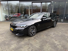 BMW 5-serie - 530e xDrive M-Sport, Laser LED, HUD, H/K, Pano, Stoelkoeling, Soft Close