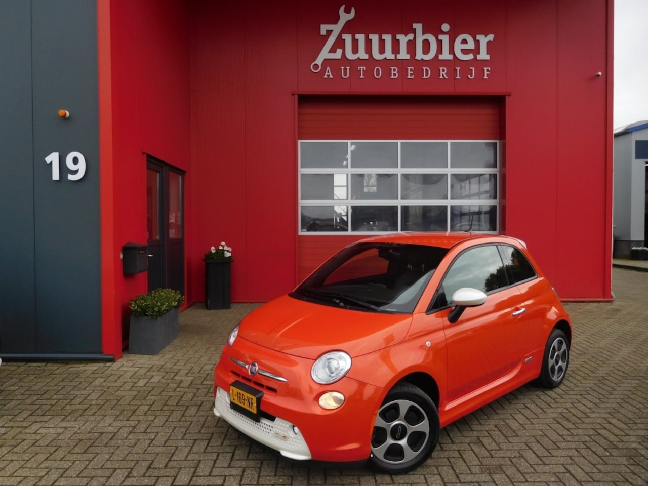 Fiat 500e - 24 KWH SOH 100% Carplay Stoelverwarming Stoelverwarming Automaat - AutoWereld.nl