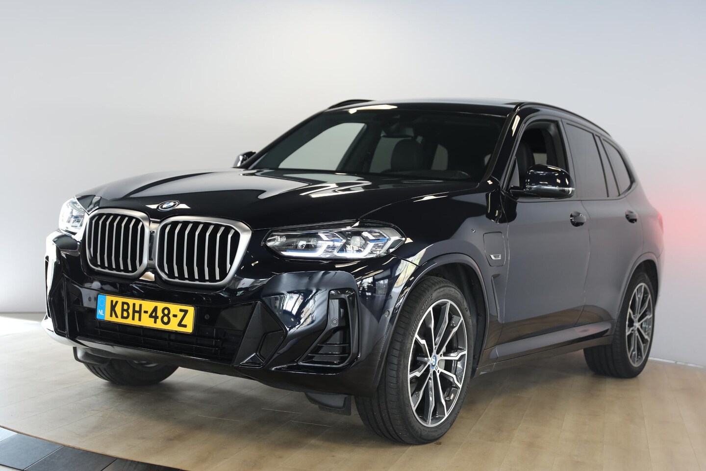 BMW X3 - xDrive30e High Executive M-Sport | Schuif- opendak | Leer | Dealeronderhouden - AutoWereld.nl