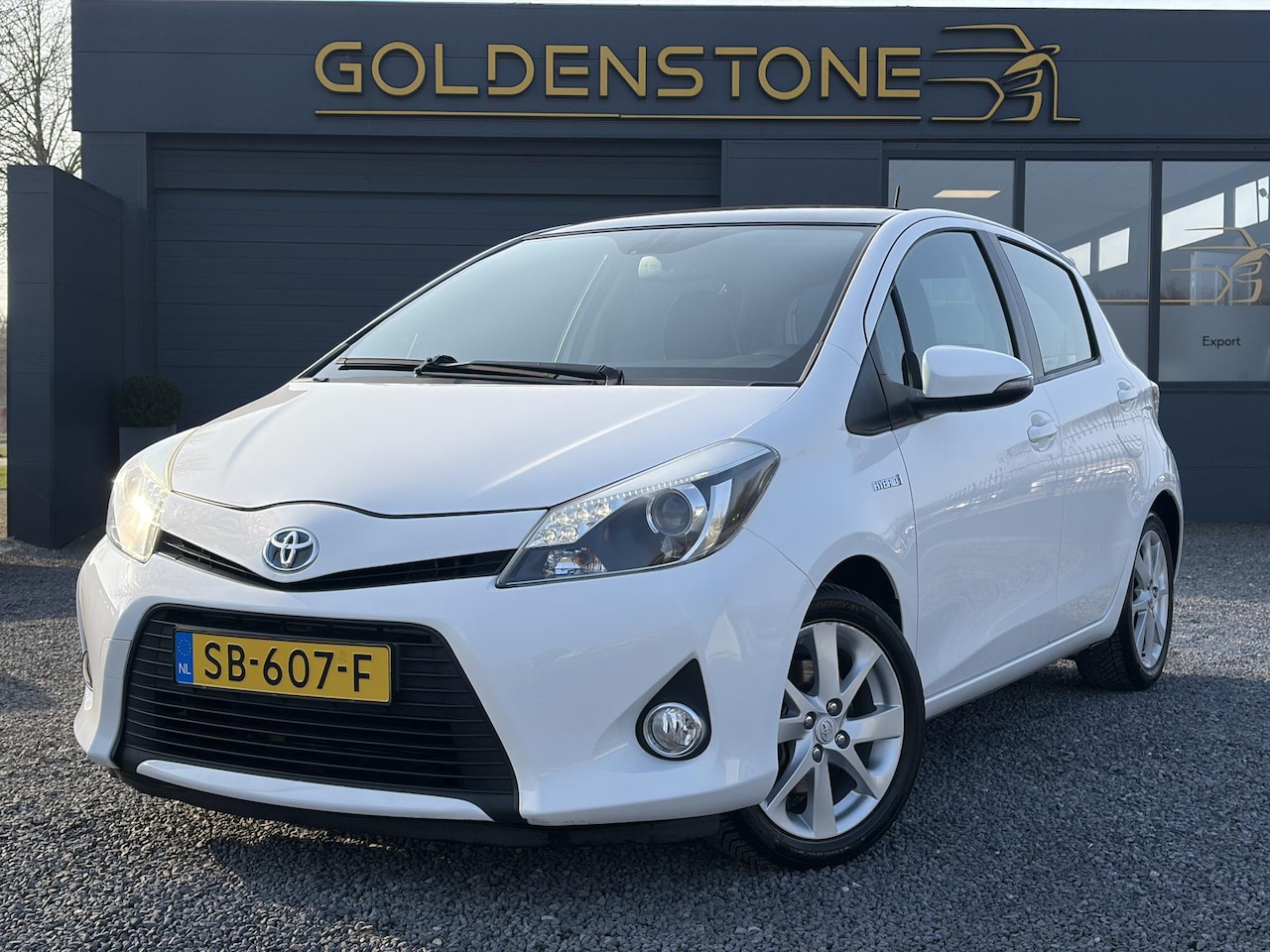 Toyota Yaris - 1.5 Full Hybrid Dynamic 1e Eigenaar,Pano,Navi,Camera,Dealer Onderhouden,Afn.Trekhaak,Halfl - AutoWereld.nl