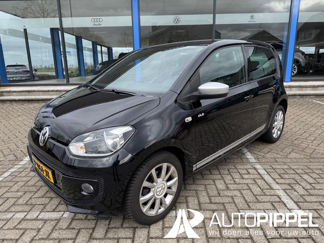 Volkswagen Up! - 1.0 BMT up! Club | navigatie | Airco | 5-drs | Carkit - AutoWereld.nl