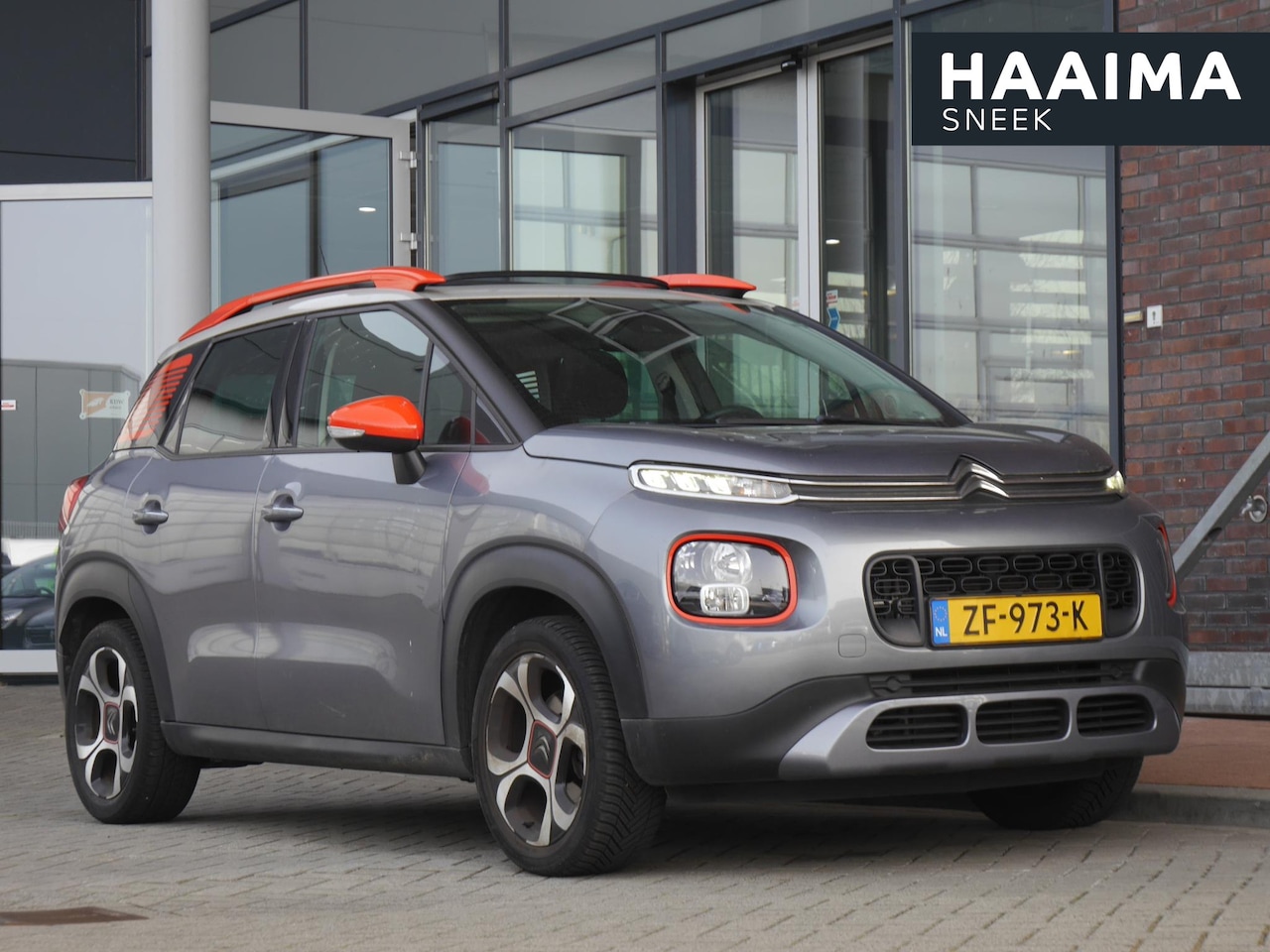 Citroën C3 Aircross - 1.2 PureTech S&S Shine | Automaat | Head up display | Navigatie | Panorama dak | Lichtmeta - AutoWereld.nl