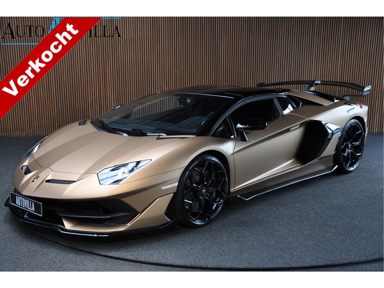 Lamborghini Aventador - 6.5 V12 SVJ Roadster Lift Shiney Carbon Camera 1-800 - AutoWereld.nl