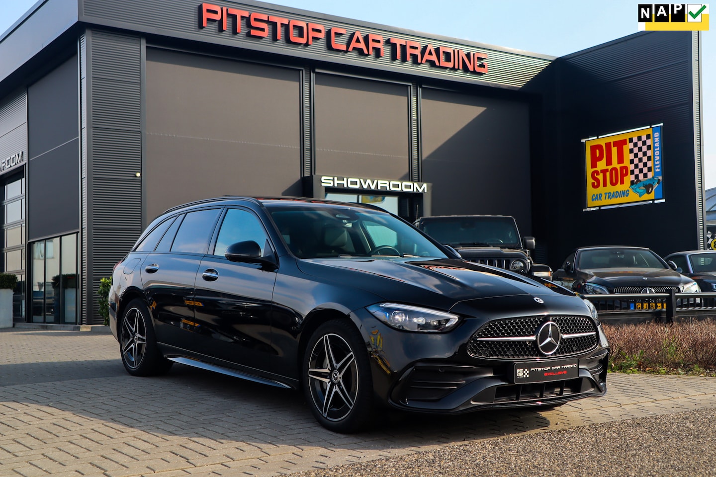Mercedes-Benz C-klasse Estate - 300 e Star Edition AMG, Pano, Burmester, ACC! - AutoWereld.nl