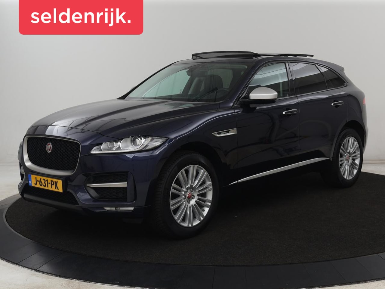 Jaguar F-Pace - 2.0 R-Sport AWD 25t | Panoramadak | Leder | Stoelverwarming | Bi-Xenon | Camera | Navigati - AutoWereld.nl