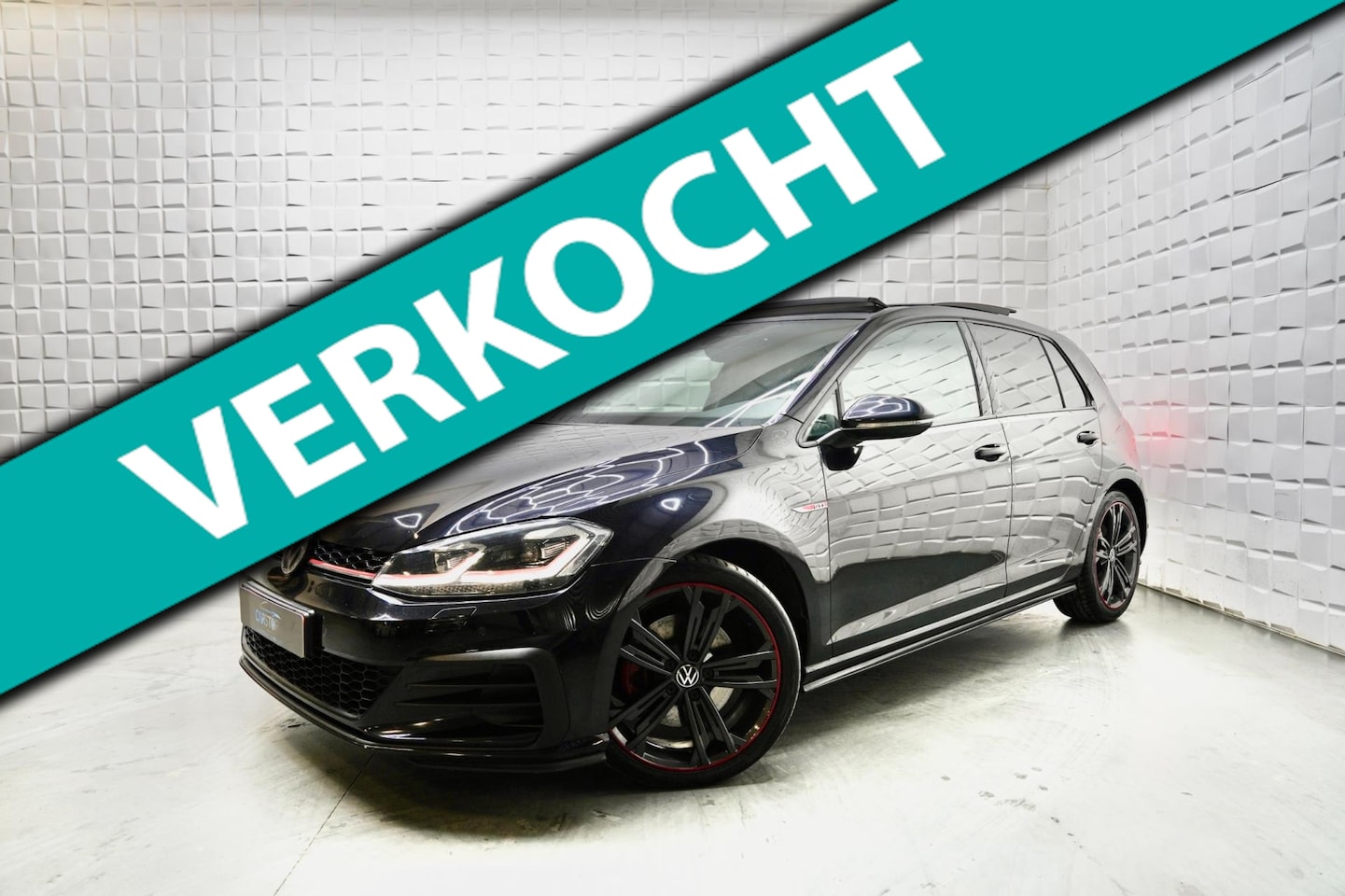Volkswagen Golf - 2.0 TSI GTI Performance PANO VIRTUAL KEYLESS - AutoWereld.nl