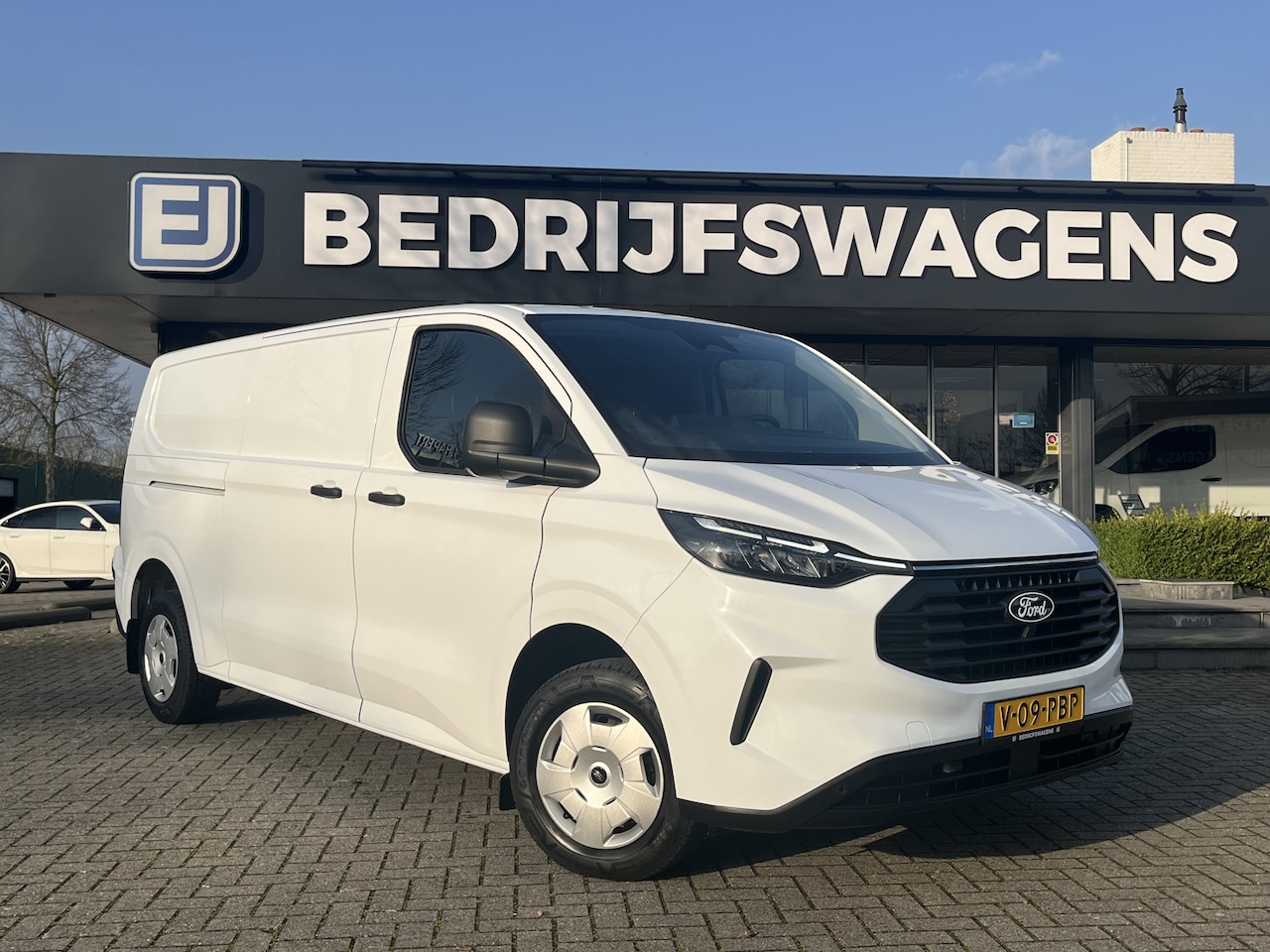 Ford Transit Custom - 300 2.0 TDCI L2H1 Trend 136pk/100kW 6-bak | Vol leder | 12'' Sync4 Apple CP, Android Auto - AutoWereld.nl