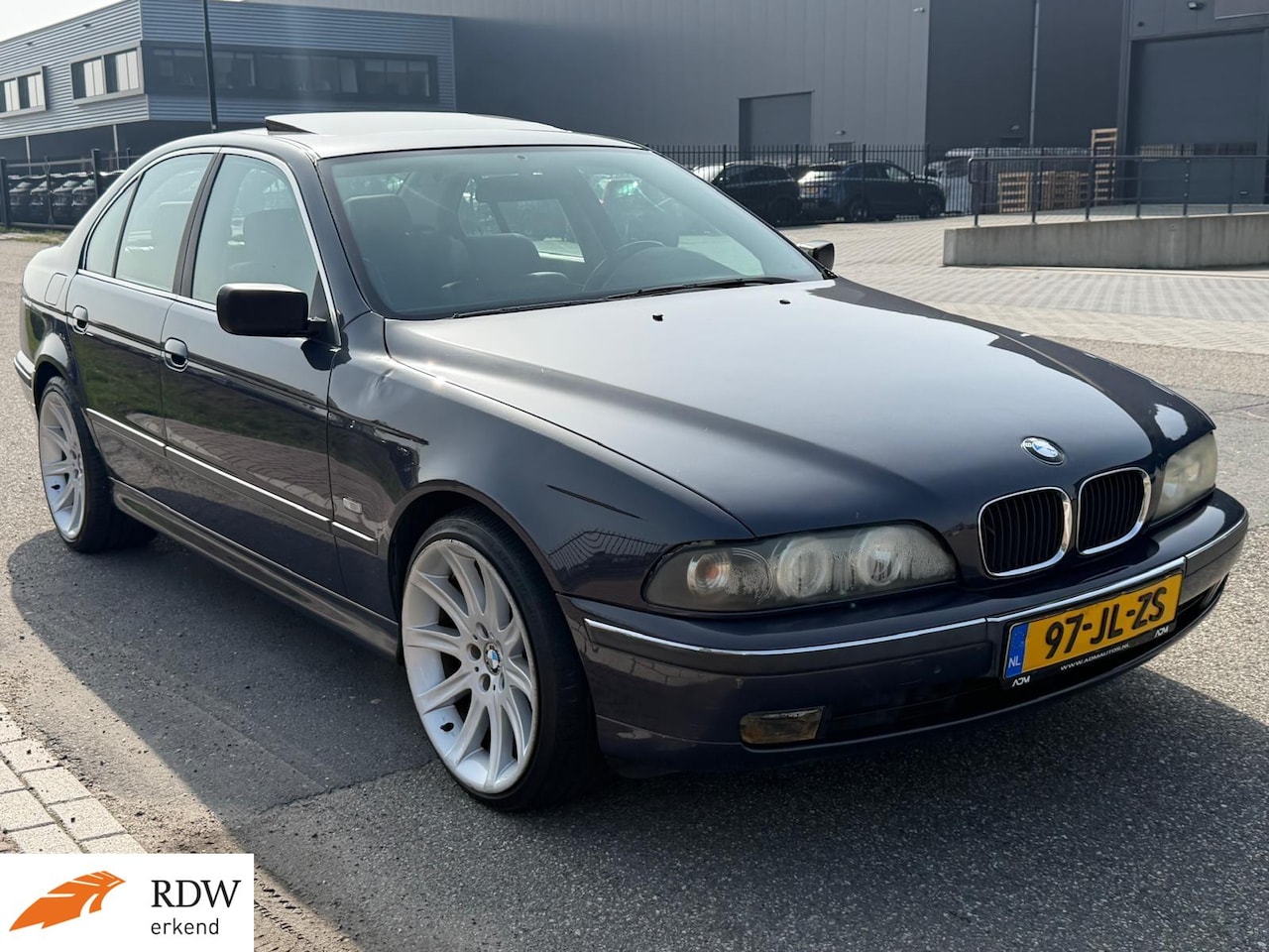 BMW 5-serie - 523i Exe./AIRCO/SCHUIFD/LEER/STOELV/APK/INRUILK - AutoWereld.nl
