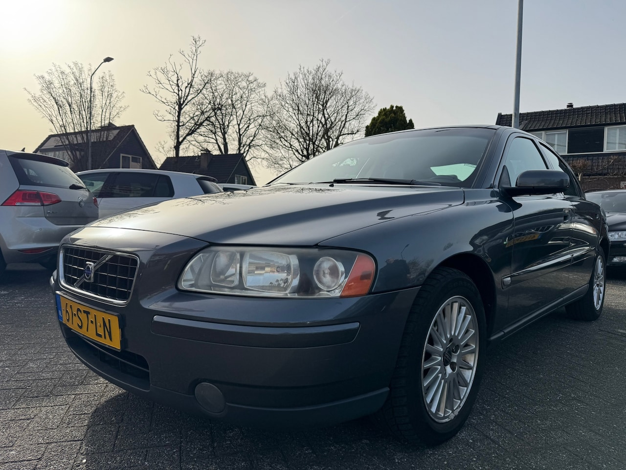 Volvo S60 - 2.4 Edition II Automaat,Apk 6/5/27,Airco,Cruise,Nap,Trekhaak - AutoWereld.nl