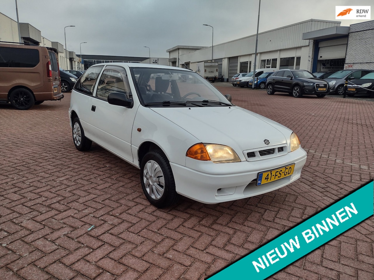 Suzuki Swift - 1.0 GLS MOOIE AUTO BEL 0619590613 AUTOMAAT APK 01-04-2027 NIEUWE - AutoWereld.nl