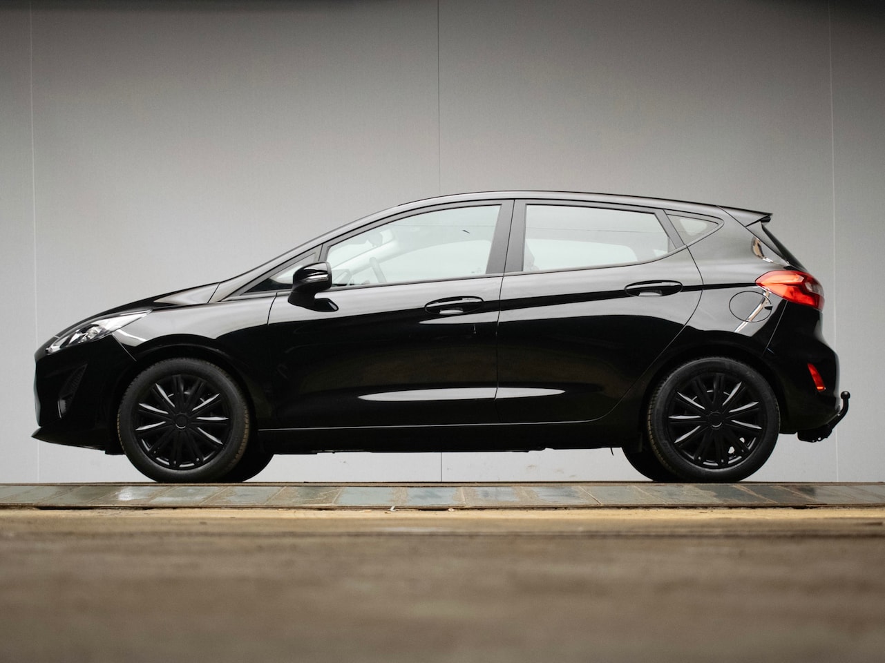 Ford Fiesta - 1.1 Sport (APPLE CARPLAY,NAVI,CRUISE,BLACK EDITION,TREKHAAK,DAB,LED,SPORTSTOELEN,NETTE STA - AutoWereld.nl