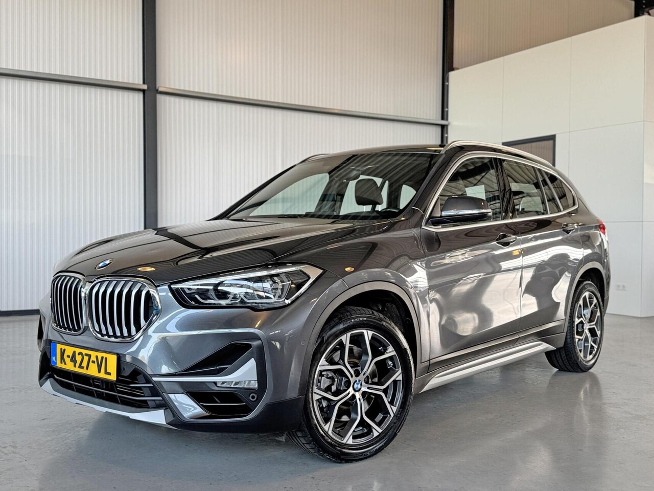 BMW X1 - sDrive20i High Executive|Leder|HuD|18"LM| - AutoWereld.nl