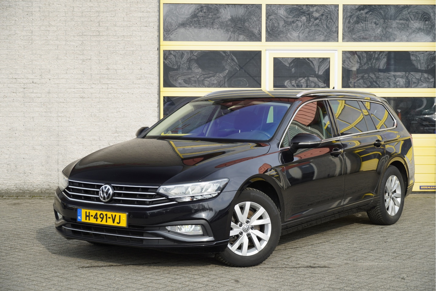Volkswagen Passat Variant - 1.5 TSI 150PK! Automaat Comfort Business BJ2020 | Lmv 16" | Led V+A | Navi | Keyless entry - AutoWereld.nl