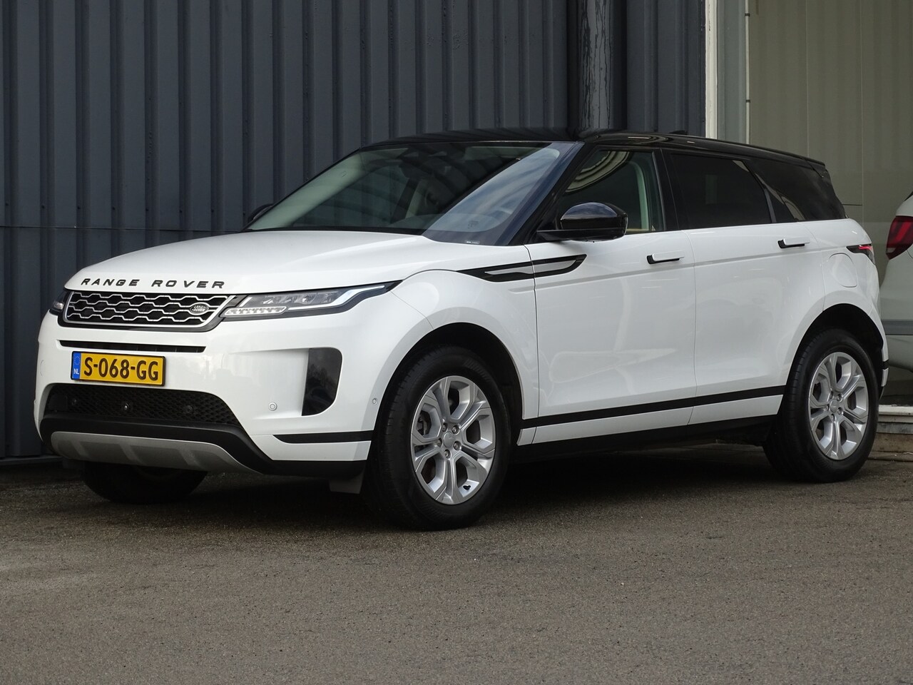 Land Rover Range Rover Evoque - 1.5 P300e AWD R-Dynamic S | 360 Camera | Afn. Trekhaak | Stoelverwarming - AutoWereld.nl