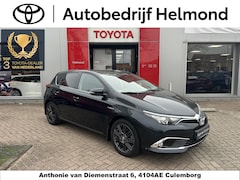 Toyota Auris - 1.8 Hybrid Executive Go Trekhaak | Stoelverwarming | Parkeersensoren | Parkeer assistent |