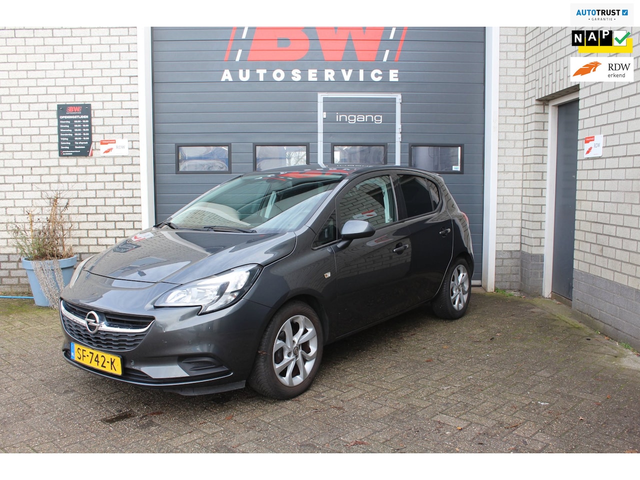 Opel Corsa - 1.4 Online Edition AUTOMAAT - AutoWereld.nl