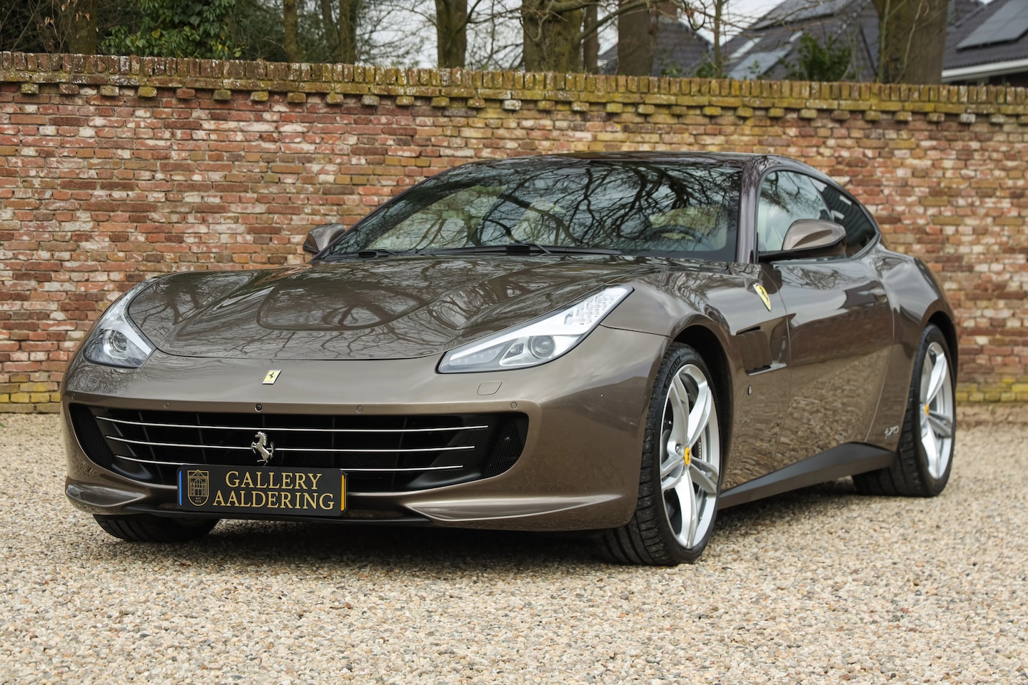 Ferrari GTC4 - One of the 70 GTC4Lusso models from the "Tailor Made Collection  70th Anniversary", The gr - AutoWereld.nl